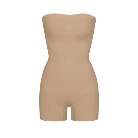 SKIMS STRAPLESS SHORTIE BODYSUIT L Large New - Picture 2 of 6
